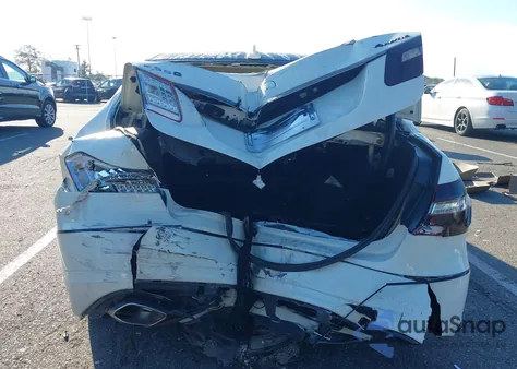 2011 Mercedes-Benz E 550 4Matic из США, поврежденный, VIN WDDHF9AB1BA264045